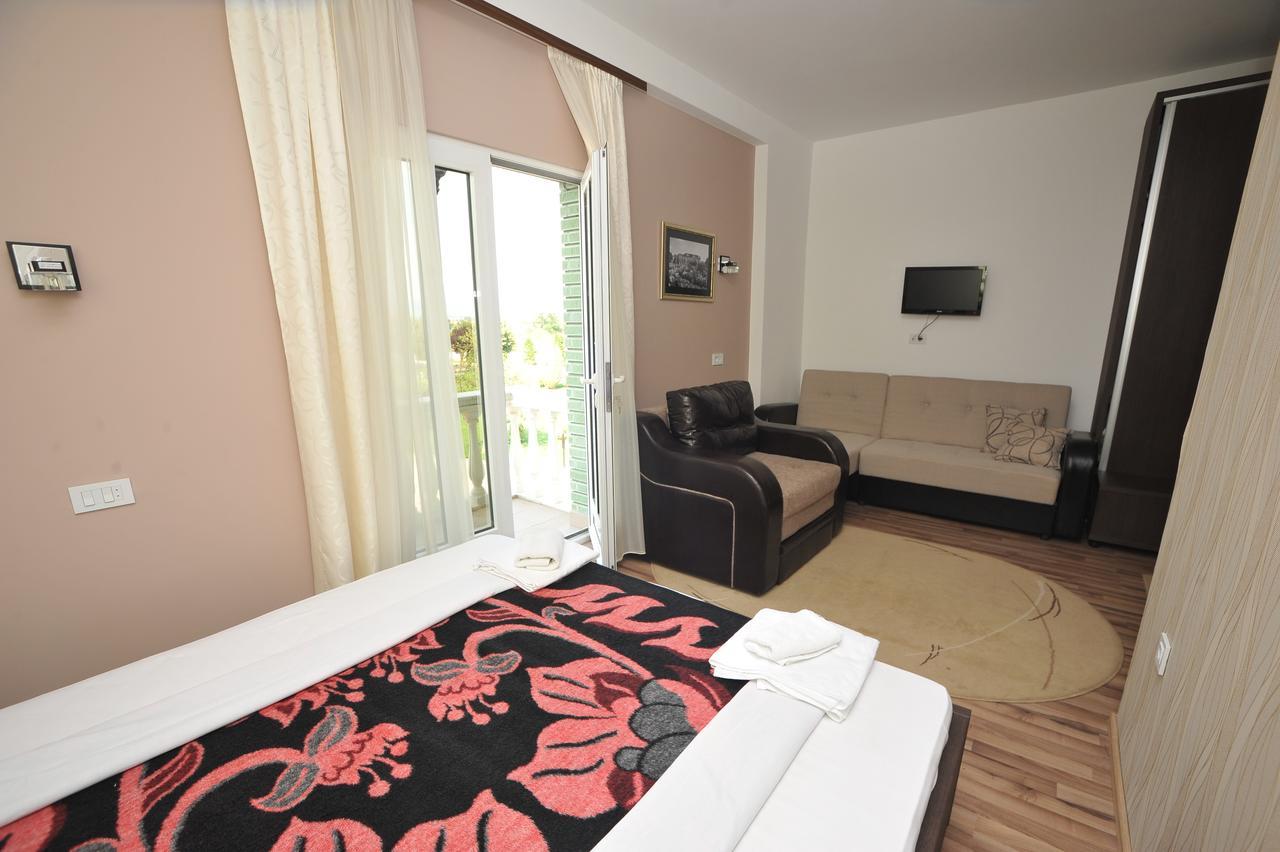 Hotel Zeleni Vir Nis Ngoại thất bức ảnh