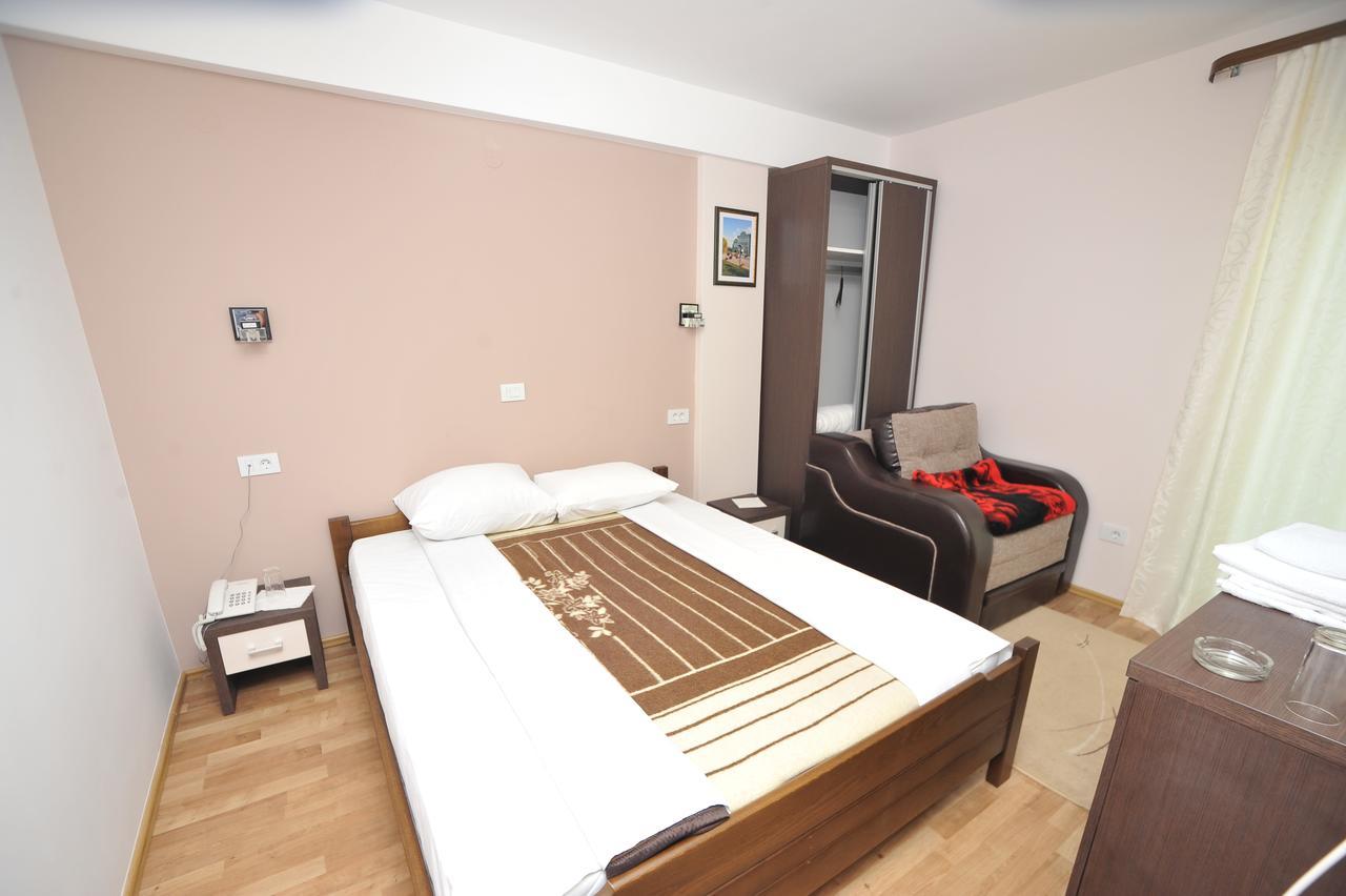 Hotel Zeleni Vir Nis Ngoại thất bức ảnh