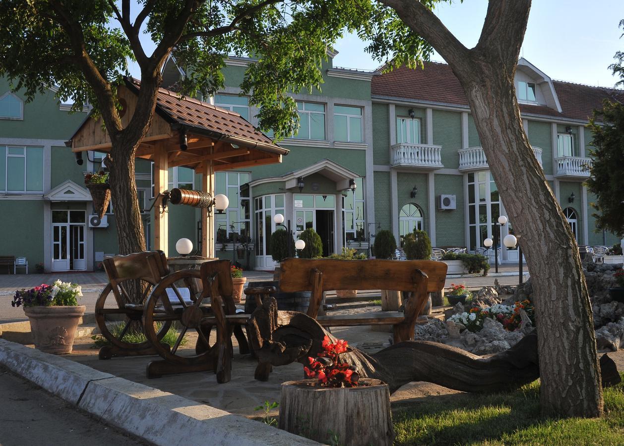 Hotel Zeleni Vir Nis Ngoại thất bức ảnh