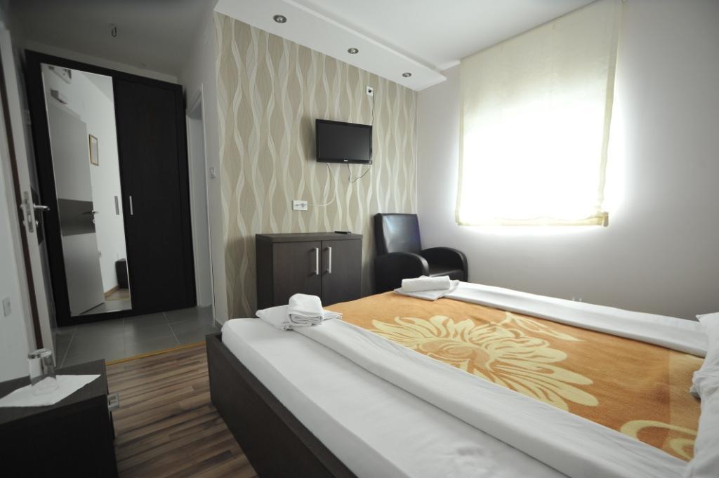 Hotel Zeleni Vir Nis Ngoại thất bức ảnh